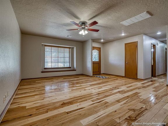 4th image of 5756 Willow Brook Ln