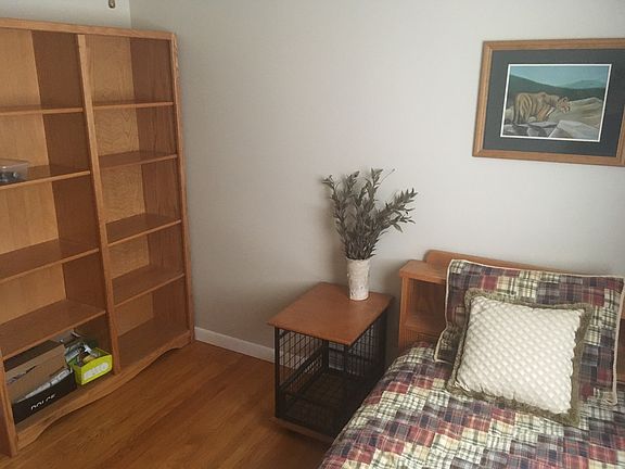 4th image of 2303 Millbrook Dr