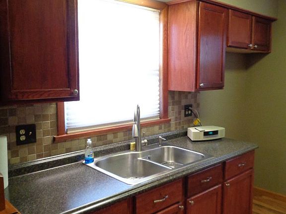 5th image of 2916 N Bayview Ln