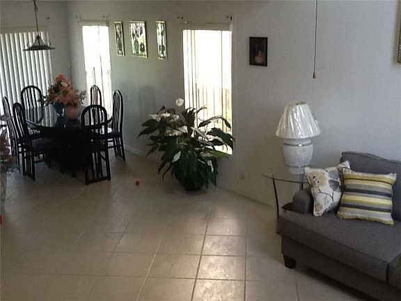 5th image of 7409 Santa Monica Dr
