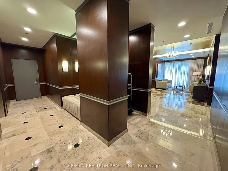 388 Bloor St E #1107 — Photo 3