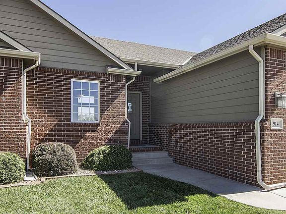 2nd image of 914 E Sandalwood Cir