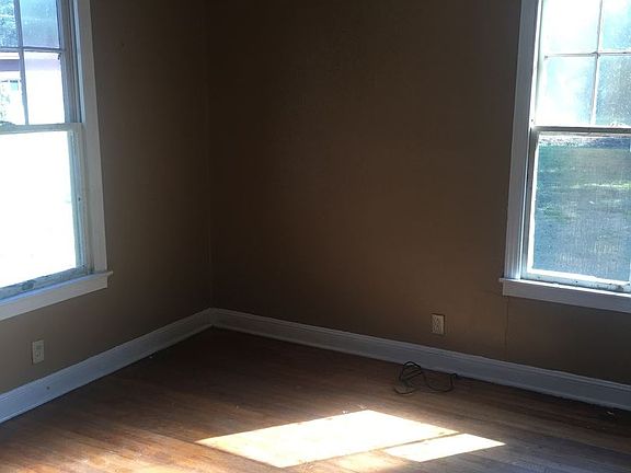 2nd image of 314 Kelly St