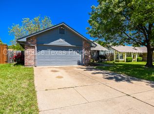207 Colony Dr, Arlington, TX 76002