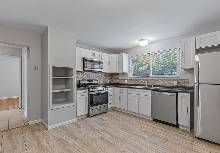 3280 Brookshire Dr — Photo 6