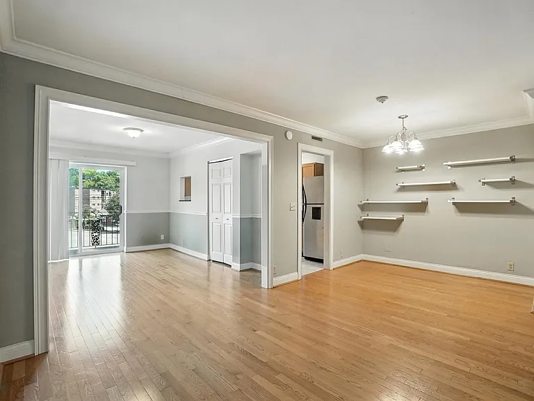 2270 Madison Rd #1B — Photo 10