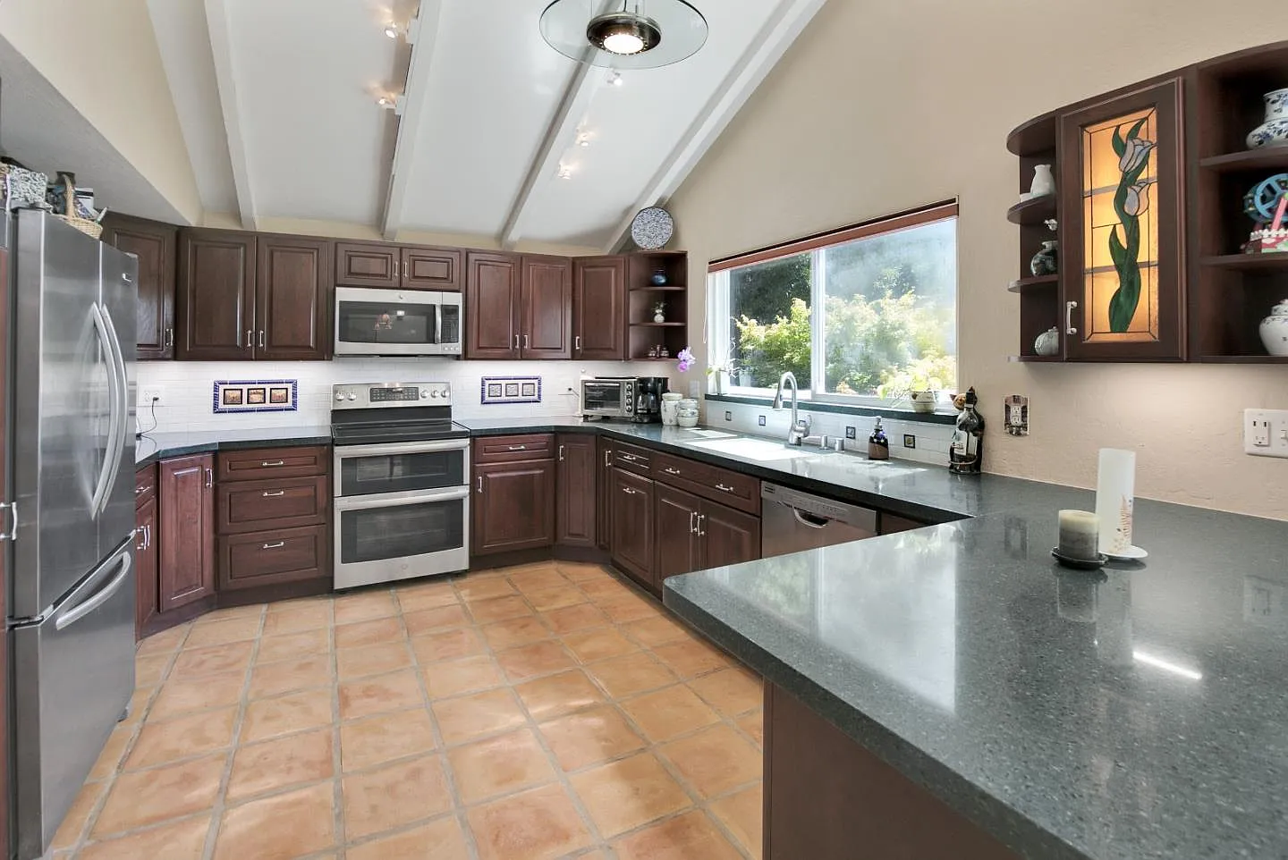 120 Ross Rd photo 1