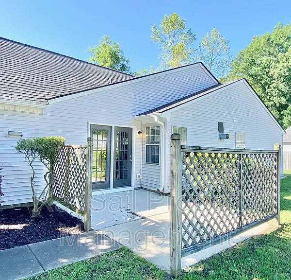 145 Bridle Ln — Photo 19