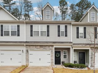 8041 Alderton Ln, Charlotte, NC 28215