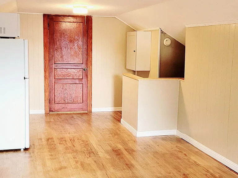 172 Park Cir — Photo 1