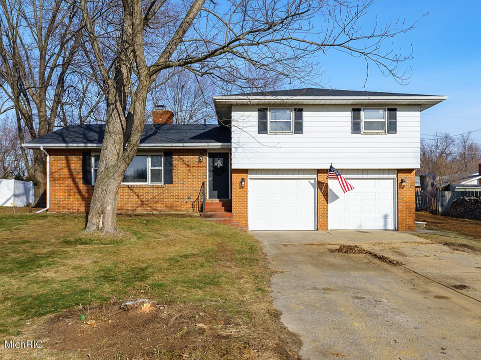 1st image of 1855 N Cambridge Pl