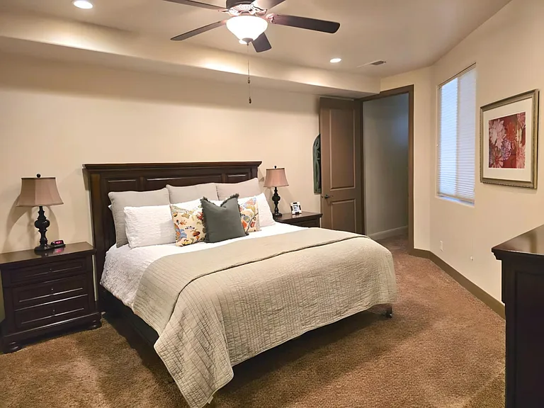 E Torrey Pines Dr — Photo 5