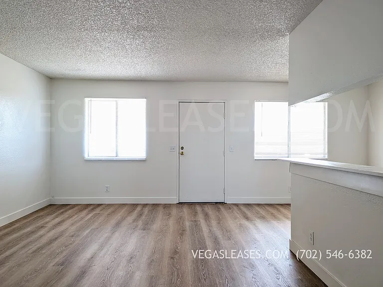 301 Eastminister Ct #C — Photo 2