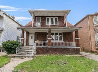 6524 Pinehurst St, Dearborn, MI 48126