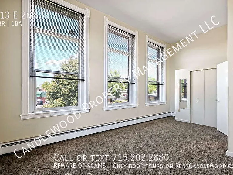 713 E 2nd St #202 — Photo 13