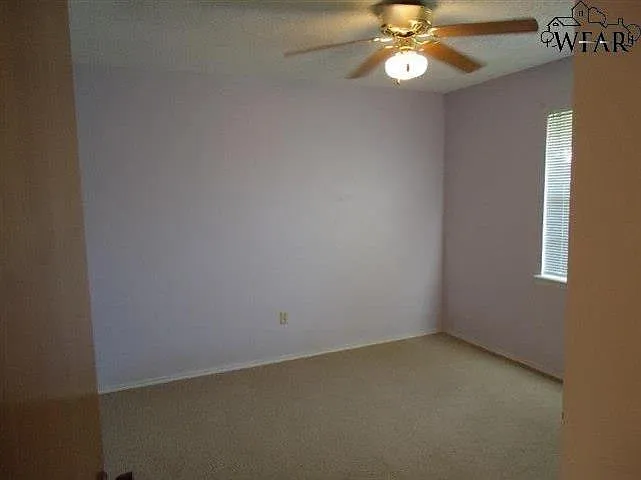 3 bed, 2.0 bath, 1248 sqft, $1,450 — Photo 2