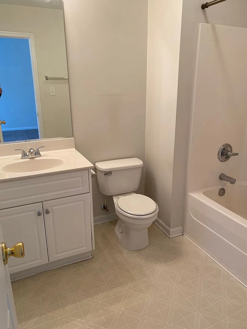 Price Change ! 2 Bedroom 2 Bathroom Townhome In The Heart Of Evans — Photo 3