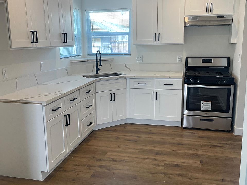 1st image of 10817 S Western Ave #1/2