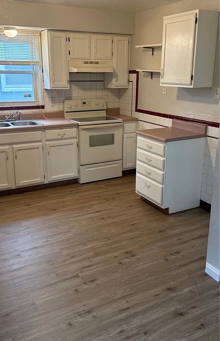 7426 Calvin Avenue - 1 — Photo 2