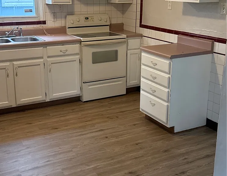 7426 Calvin Ave — Photo 2