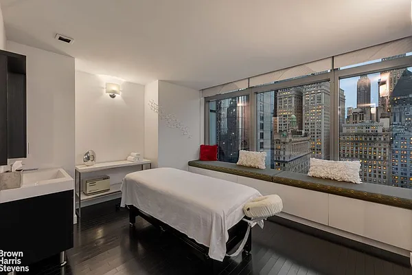 Rented by Brown Harris Stevens | media 23