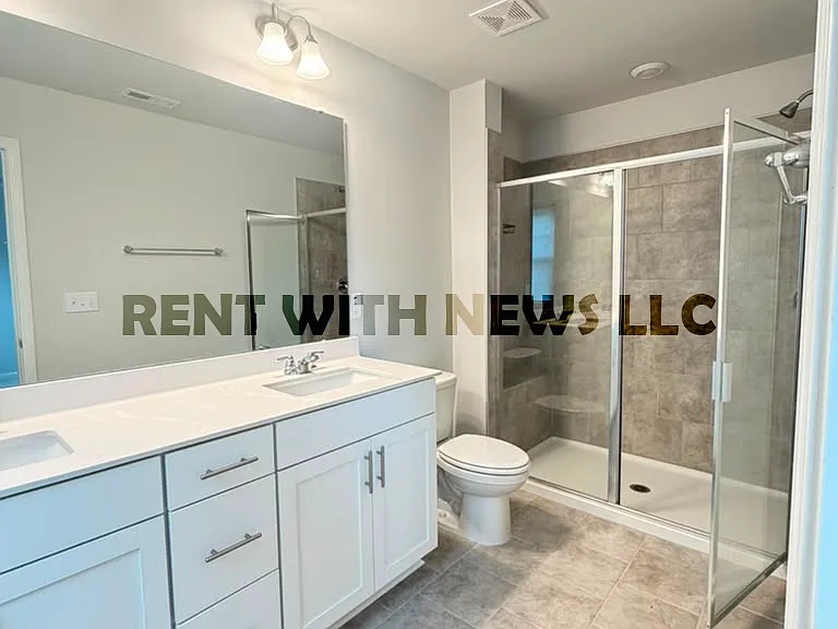 282 Paramount Dr — Photo 22