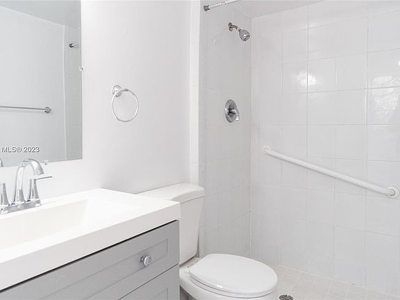 3rd image of 9310 Fontainebleau Blvd APT 101