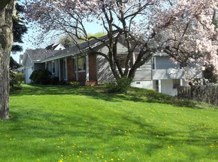 1416 Overlook Dr, Ashtabula, OH 44004