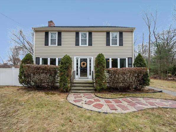 345 Richardson Ave, Attleboro, MA 02703
