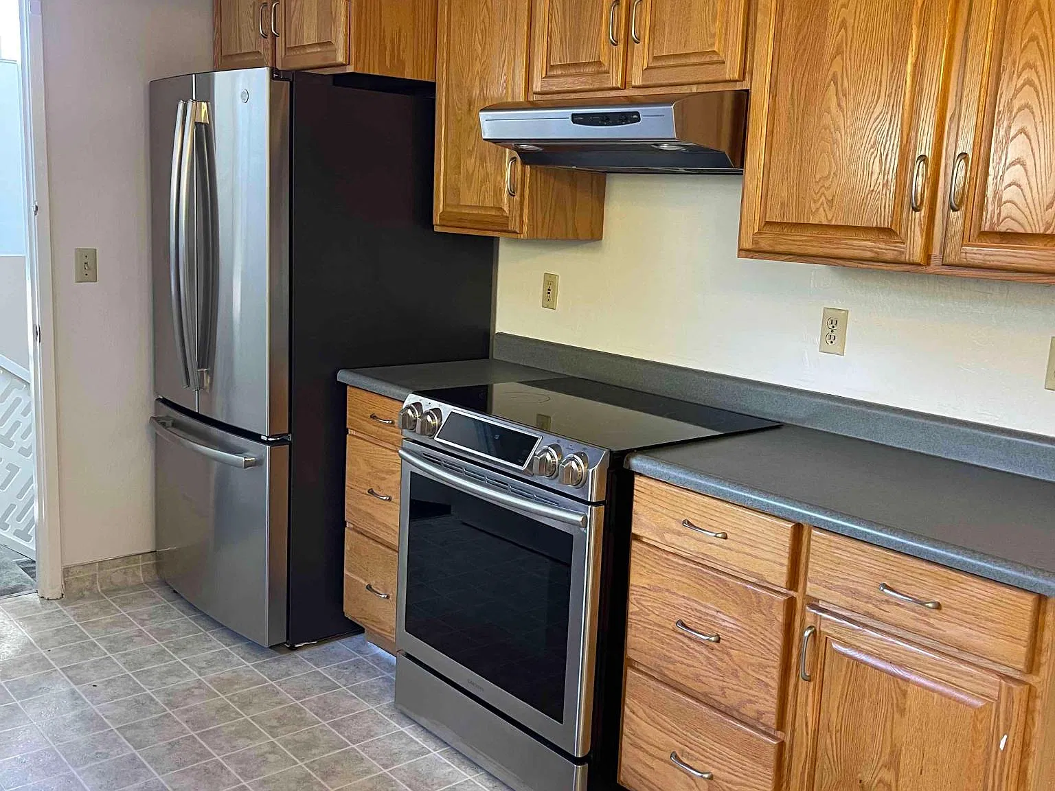 2 bed, 1.5 bath, 1289 sqft, $3,050 — Photo 3