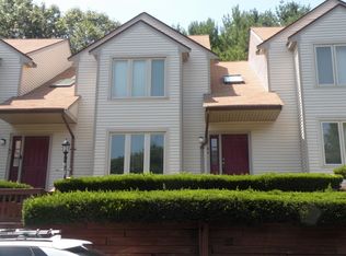 41 Elm St, Foxboro, MA 02035
