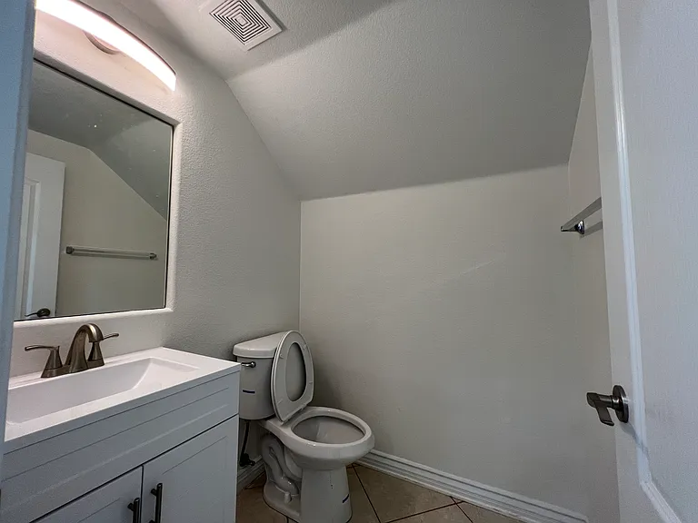 1/2 downstairs bathroom.
