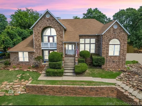 5557 E 77th St, Tulsa, OK 74136