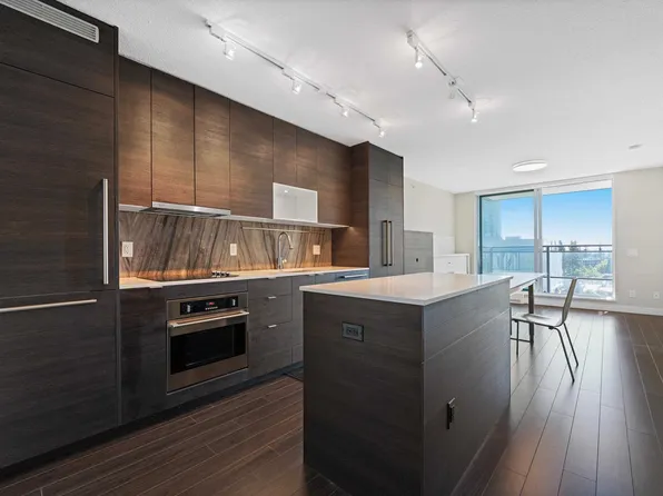 13398 104th Ave #1101, Surrey, BC V3T 1V6