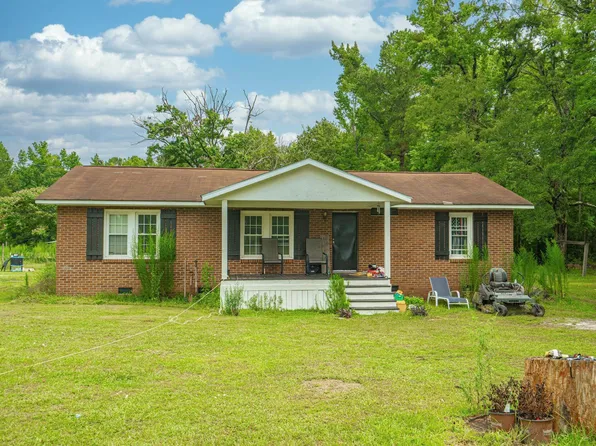 916 Double Dee Rd., Florence, SC 29506