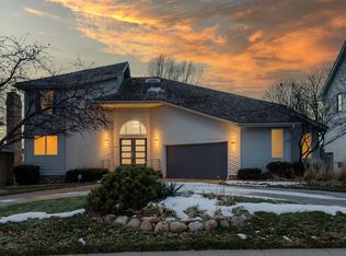 6240 S 100th St, Omaha, NE 68127
