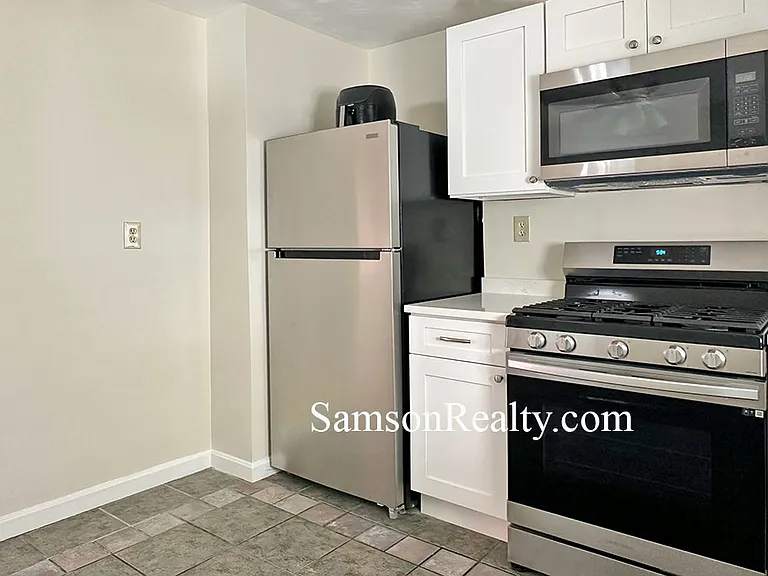 204 Angell St #3/4 — Photo 8
