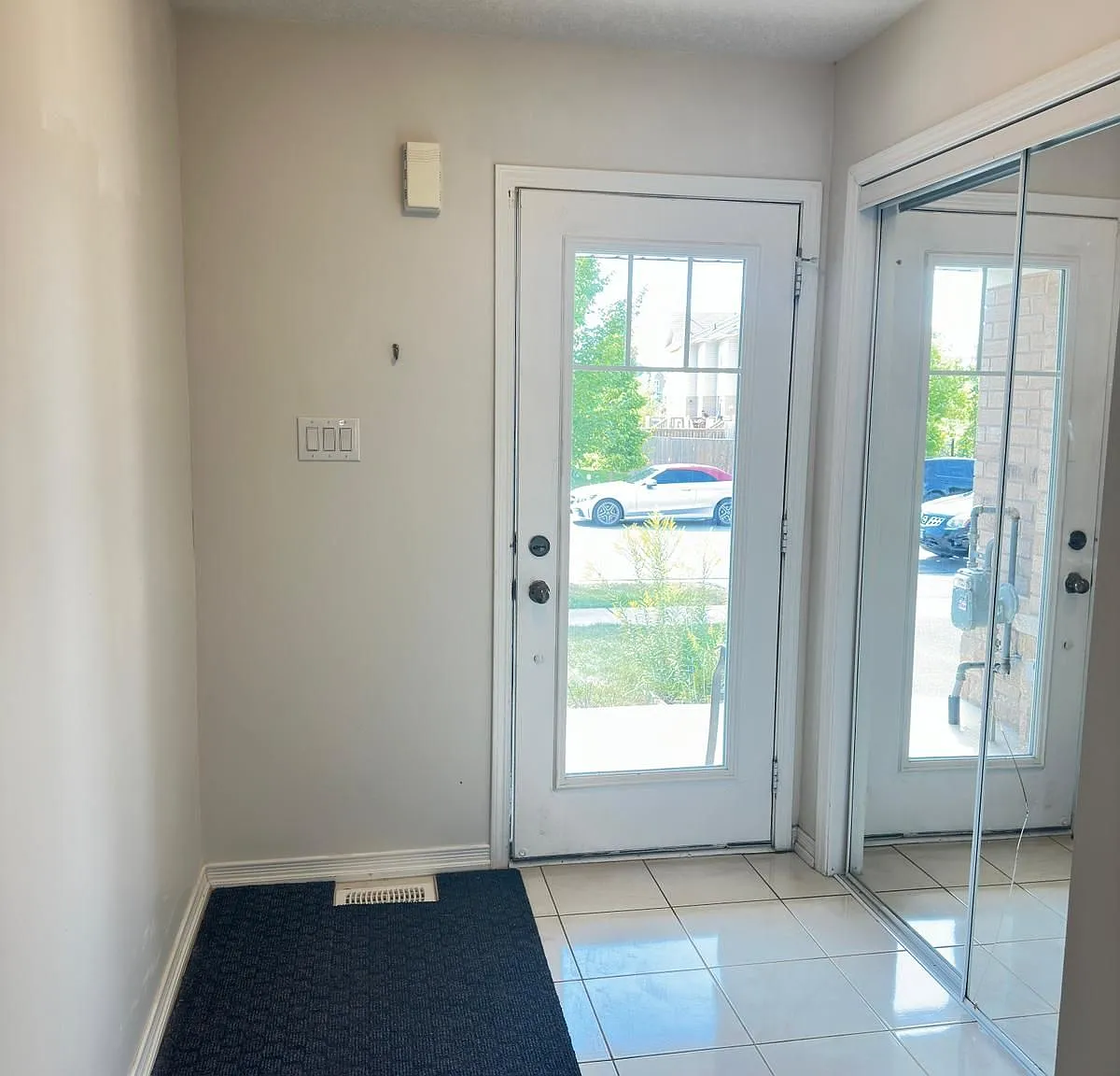 3 bed, $2,400 — Photo 2