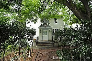 3821 Jenifer St NW photo 1