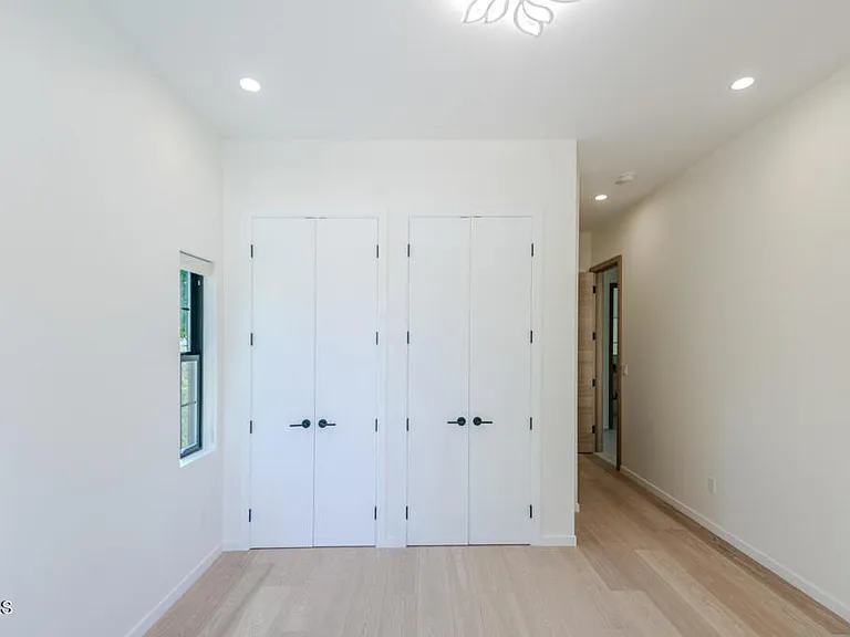 4819 Oakwood Ave — Photo 36