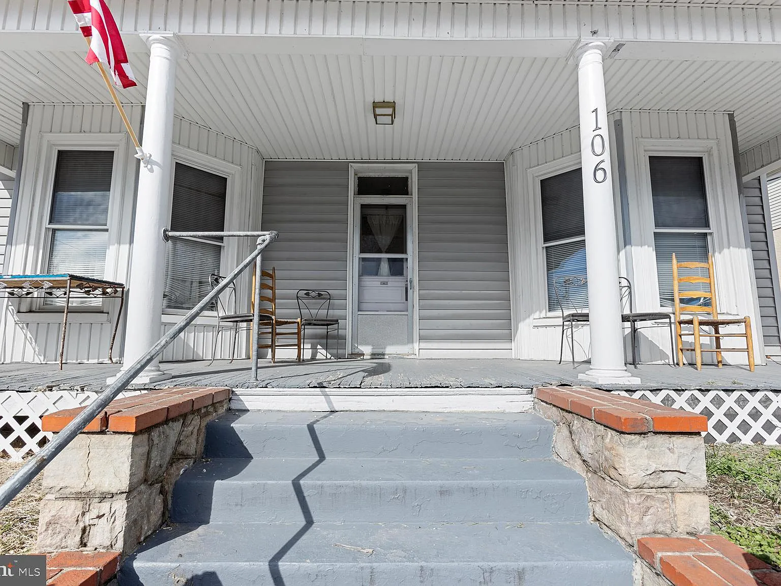 4 bed, 2.0 bath, 2076 sqft, $1,800 — Photo 4