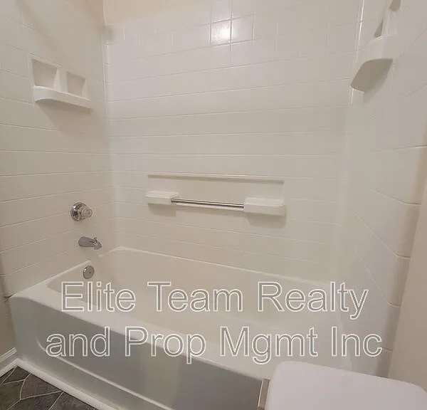 3811 Mosscroft Ln — Photo 15