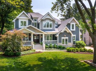 540 S Wright St, Naperville, IL 60540