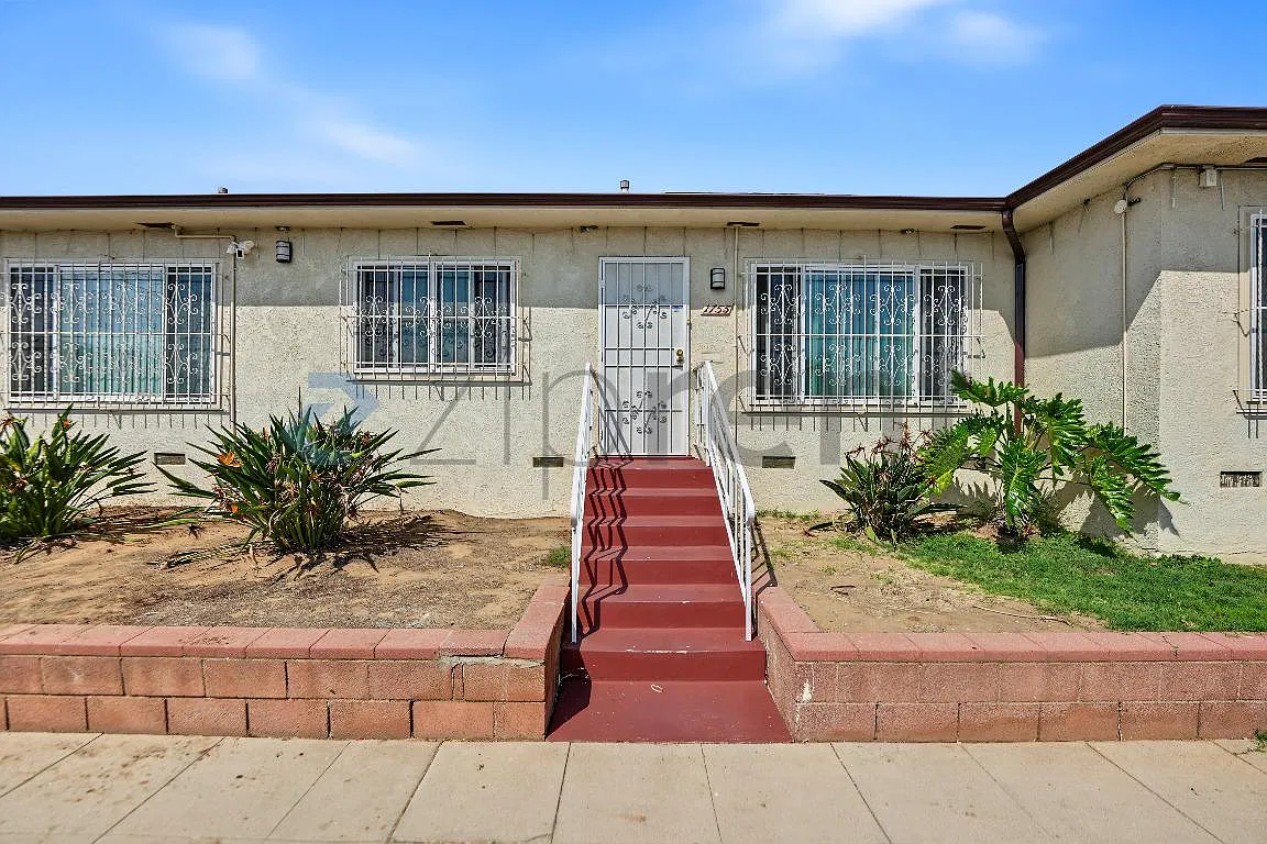 2 bed, 760 sqft, $2,550 — Photo 1
