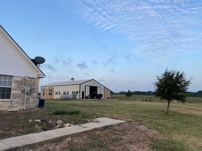 22822 N FM 709 — Photo 3