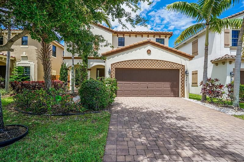1st image of 3817 Aspen Leaf Dr