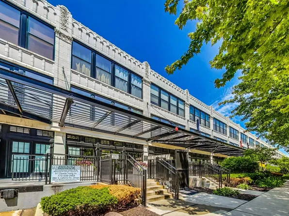 1070 W 15th St Unit 255, Chicago, IL 60608