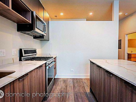 3rd image of 847 N Larrabee St #213