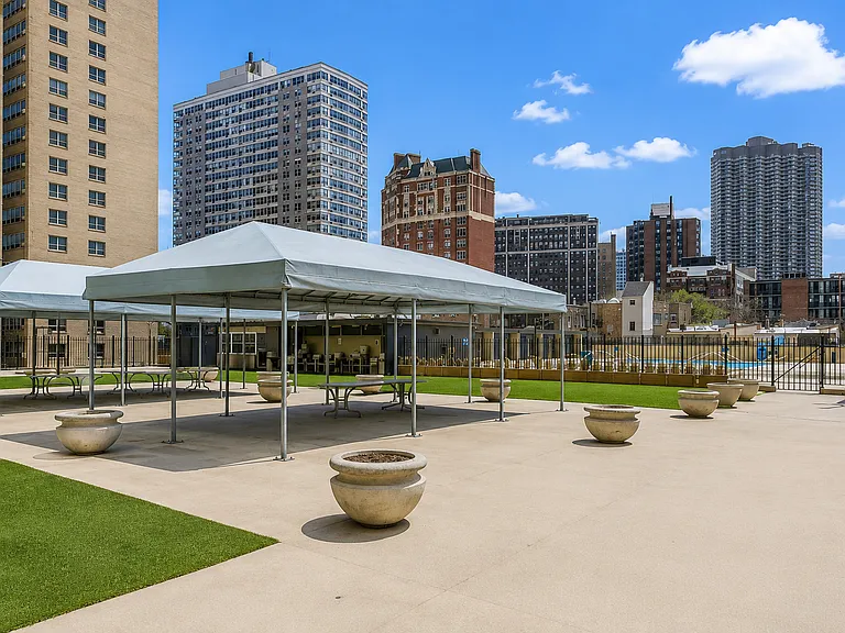 655 W Irving Park Rd #5003 — Photo 28