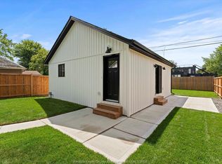 557 Elinor St, Windsor, ON N8P 1E3